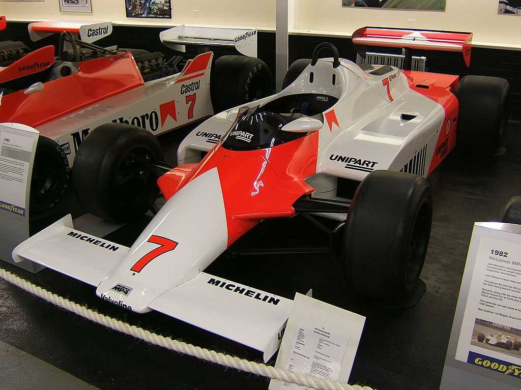 1981 McLaren MP4/1 با مونوکوک کامپوزیت فیبر کربن